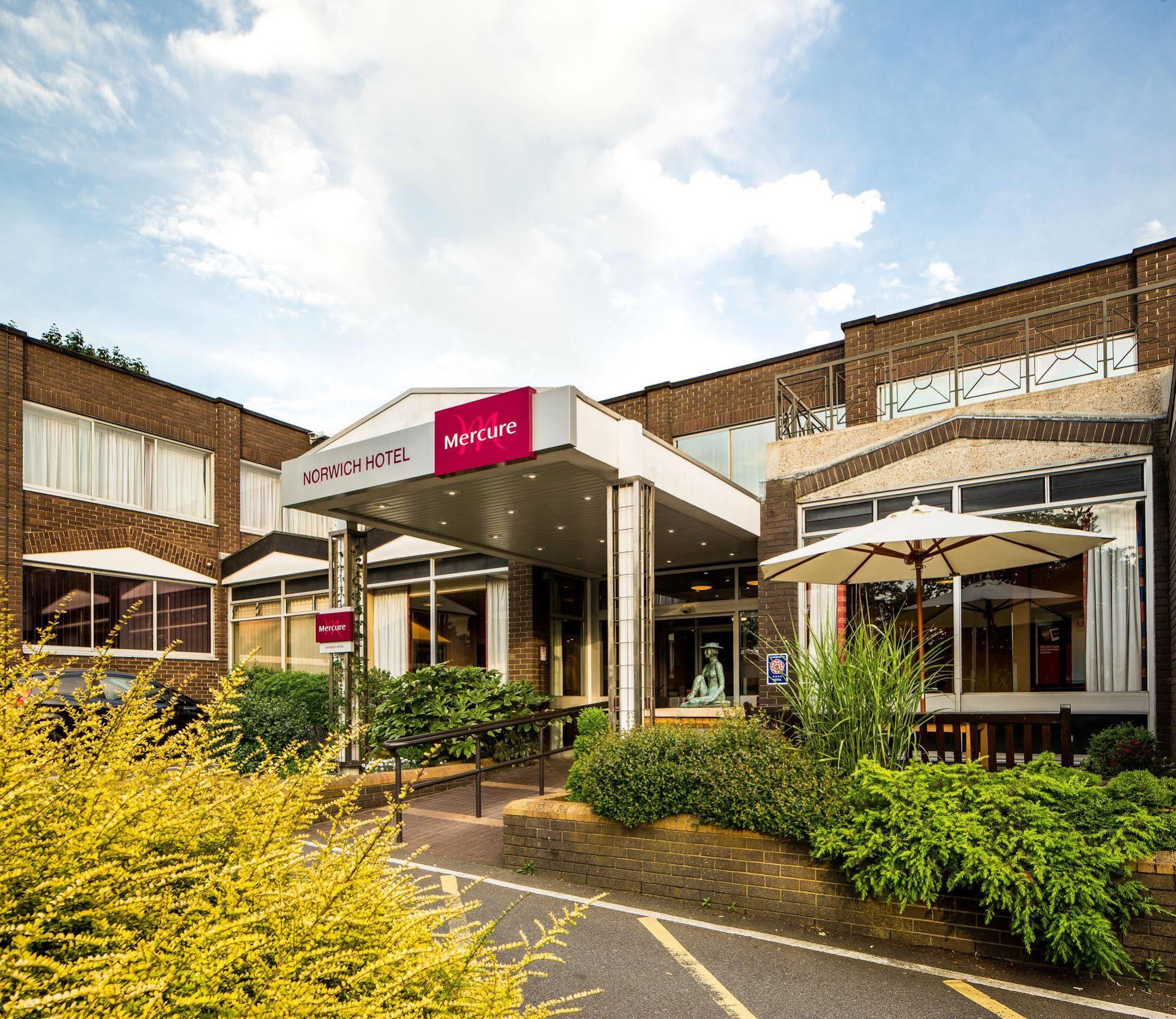 Mercure London Watford Hotel Exterior photo